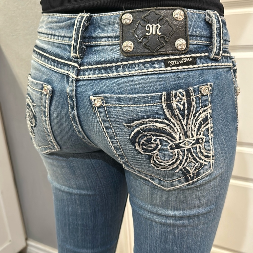 Miss Me Capri Jeans